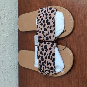 LOFT Simple Animal Print Flat Slides / Sandals / Mules Size 7